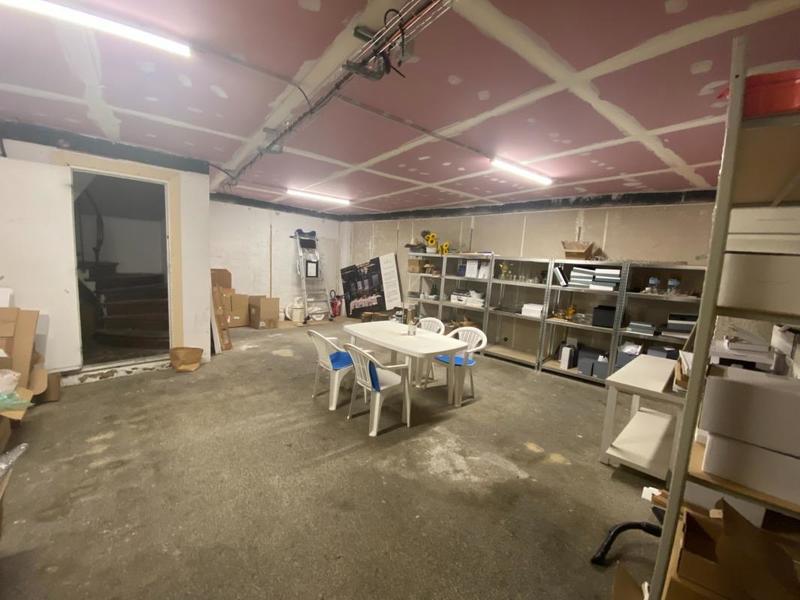 Local commercial - 136 m² - 4 pièces
