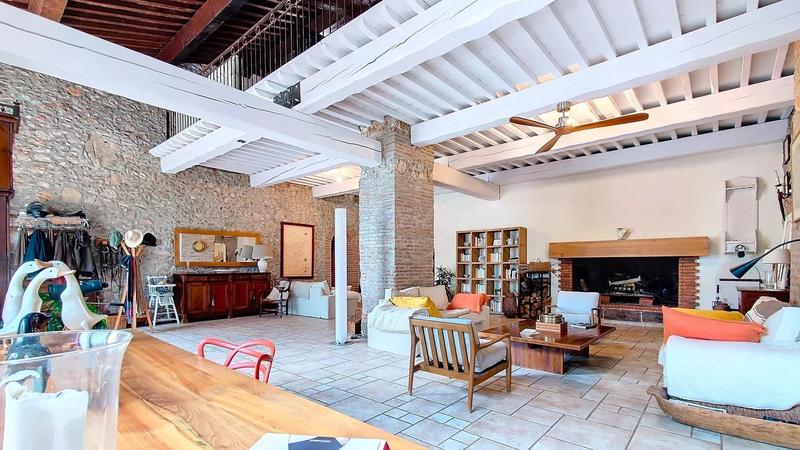 Maison - 496 m² - 12 pièces