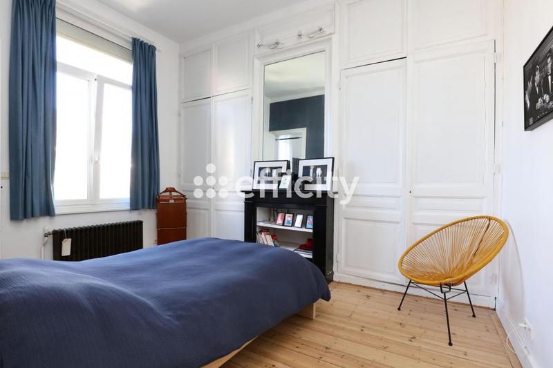 Maison - 200 m² - 7 pièces