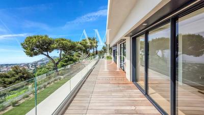 Villa - 231 m² - 5 pièces