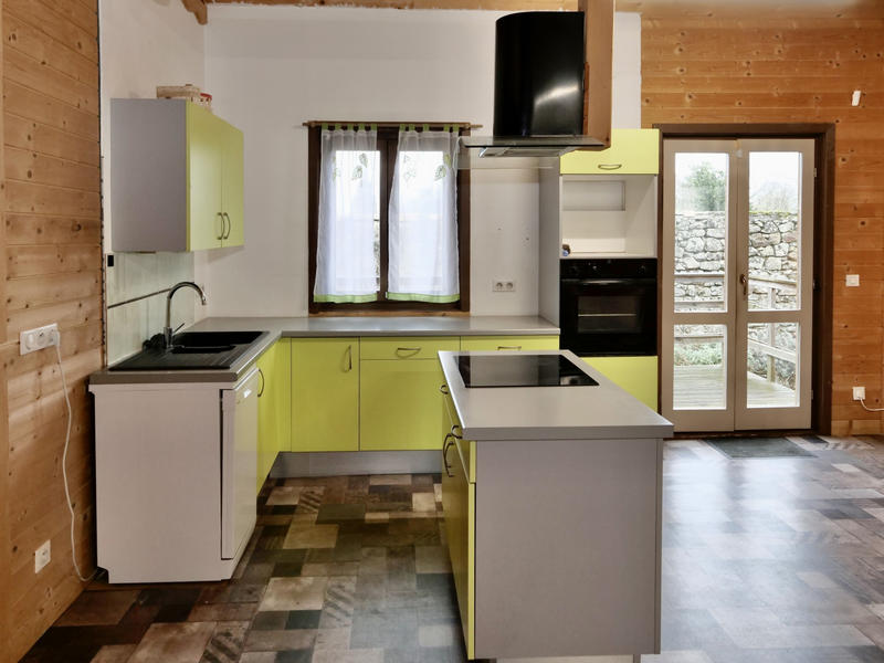 Maison - 80 m² - 5 pièces