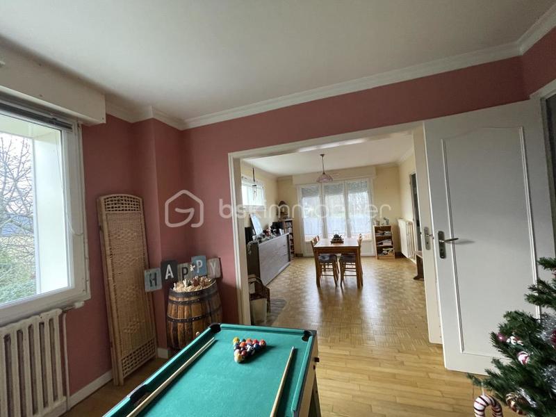 Maison de ville - 1 187 m² - 7 pièces