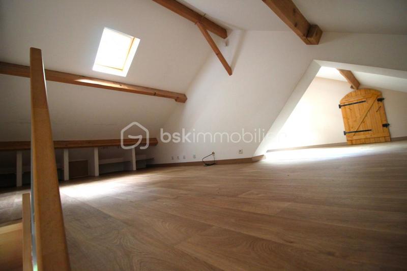 Demeure - 100 m² - 5 pièces