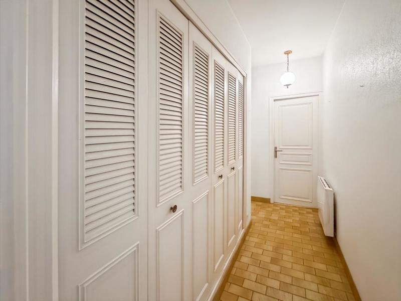 Propriété - 225 m² - 8 pièces