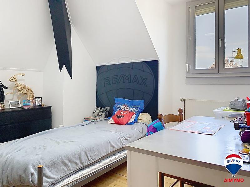 Maison - 93 m² - 5 pièces