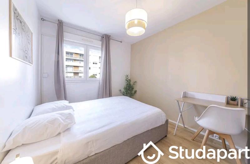 Chambre - 10 m² - 1 pièce