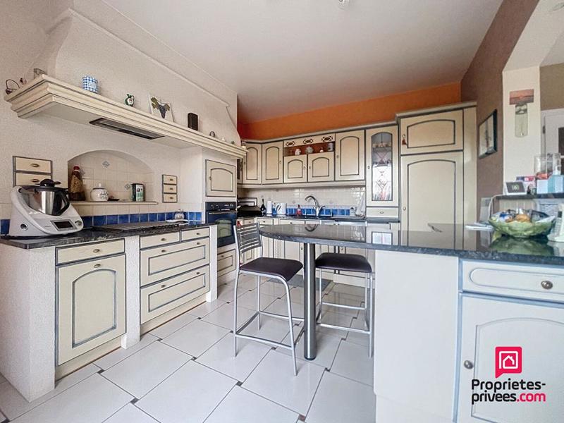 Maison - 230 m² - 7 pièces