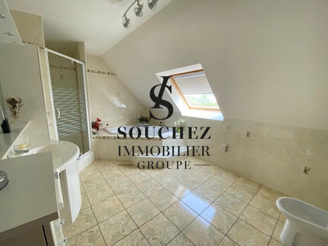 Maison - 163 m² - 8 pièces