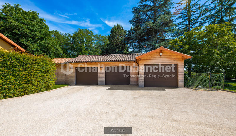 Demeure - 393 m² - 13 pièces