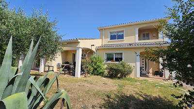 Maison contemporaine - 273 m² - 9 pièces