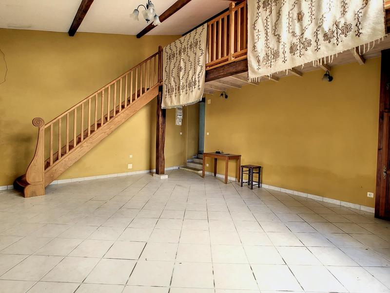 Maison - 460 m² - 13 pièces