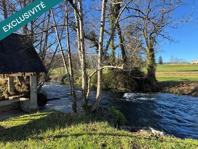 Maison - 180 m² - 8 pièces