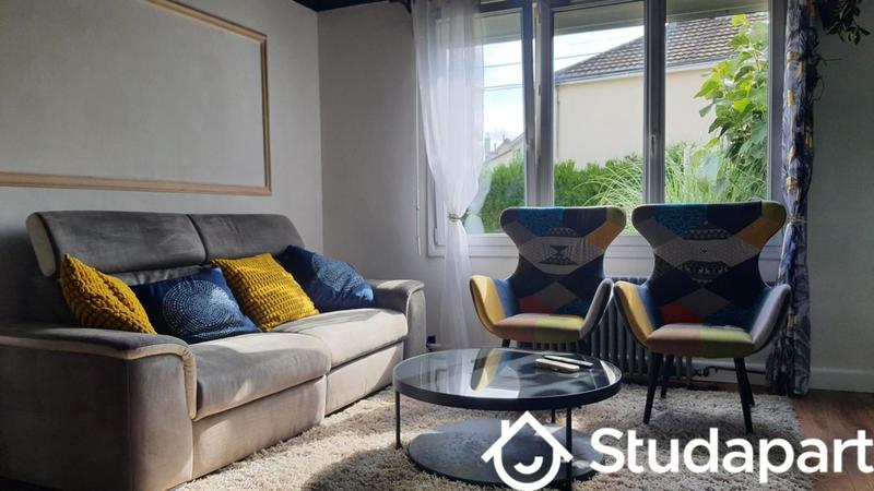 Chambre - 13 m² - 1 pièce