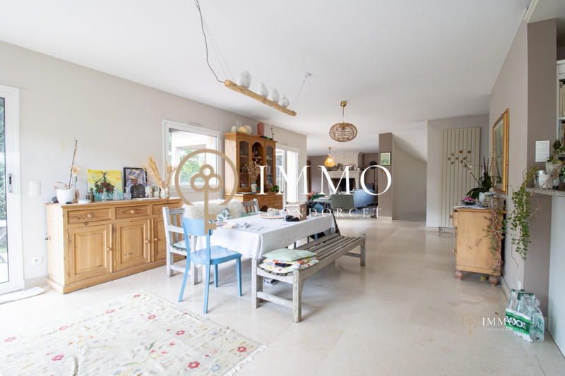 Maison - 280 m² - 7 pièces