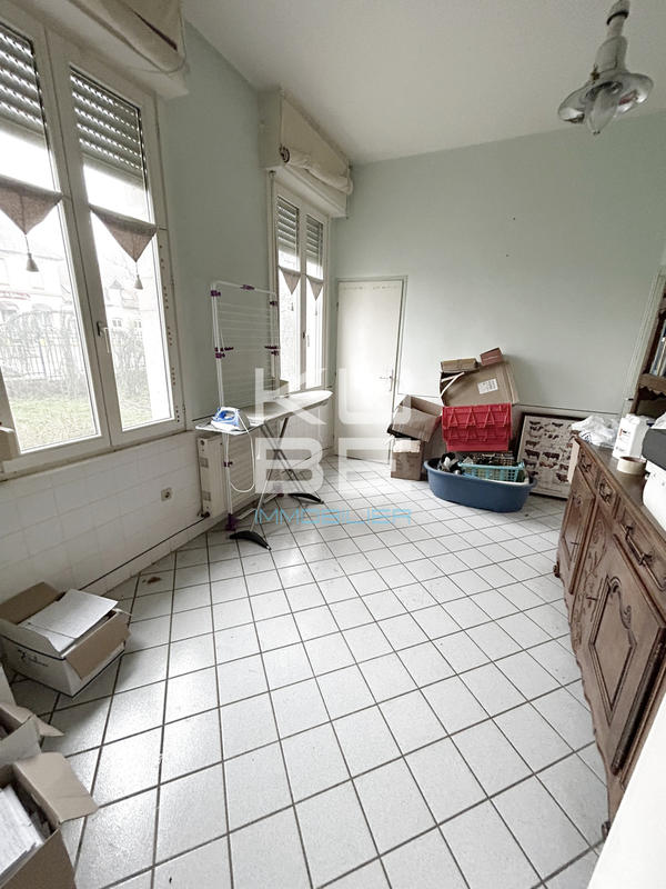 Maison - 280 m² - 12 pièces