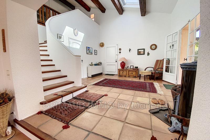Villa - 225 m² - 6 pièces