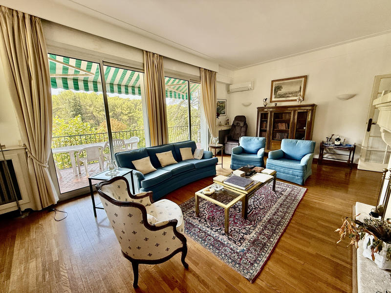 Maison - 400 m² - 9 pièces