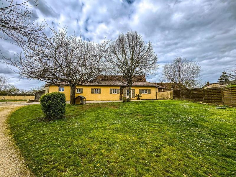 Maison - 430 m² - 17 pièces