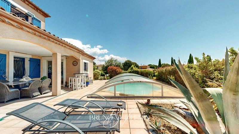 Villa - 181 m² - 8 pièces