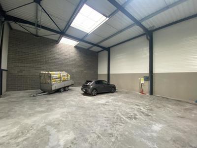 Local d'activité / Entrepôt - 181 m²