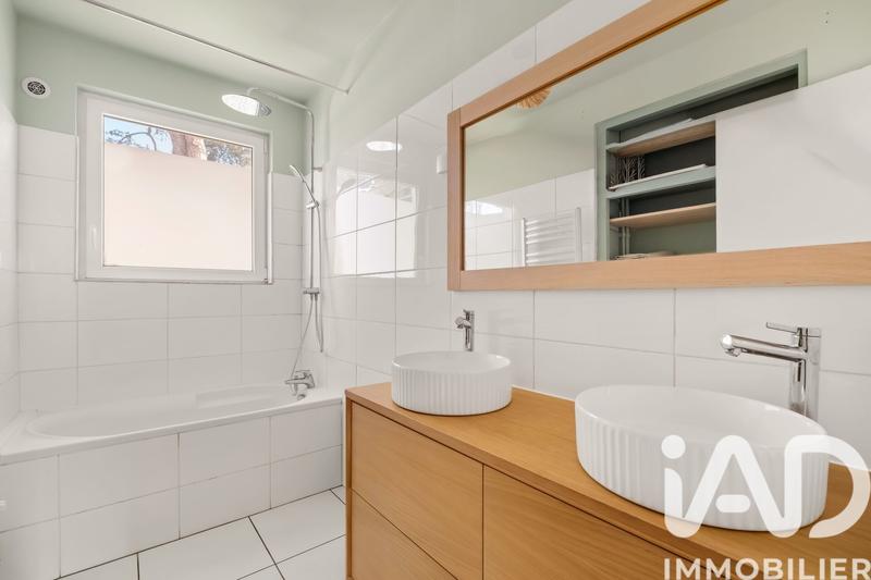 Maison - 228 m² - 7 pièces