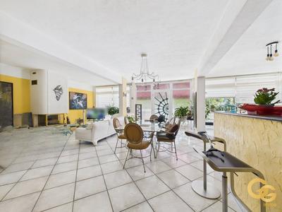 Maison - 170 m² - 5 pièces