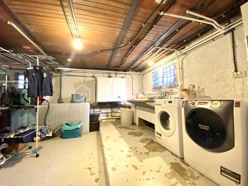 Pavillon - 160 m² - 7 pièces