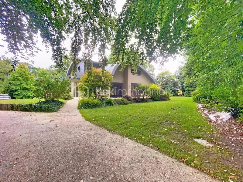 Maison d'architecte - 240 m² - 6 pièces