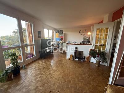 Appartement - 85 m² - 4 pièces