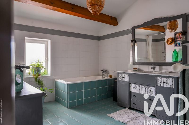 Maison - 228 m² - 6 pièces