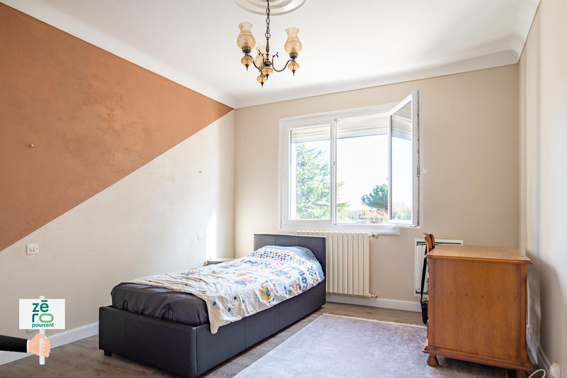 Maison - 238 m² - 10 pièces