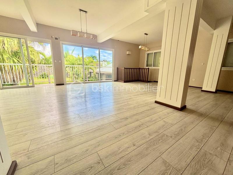 Maison - 300 m² - 10 pièces