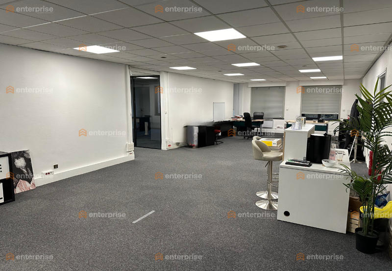 Bureau - 1 600 m²