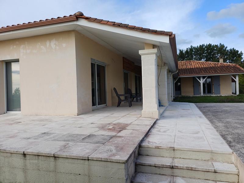 Maison - 234 m² - 7 pièces