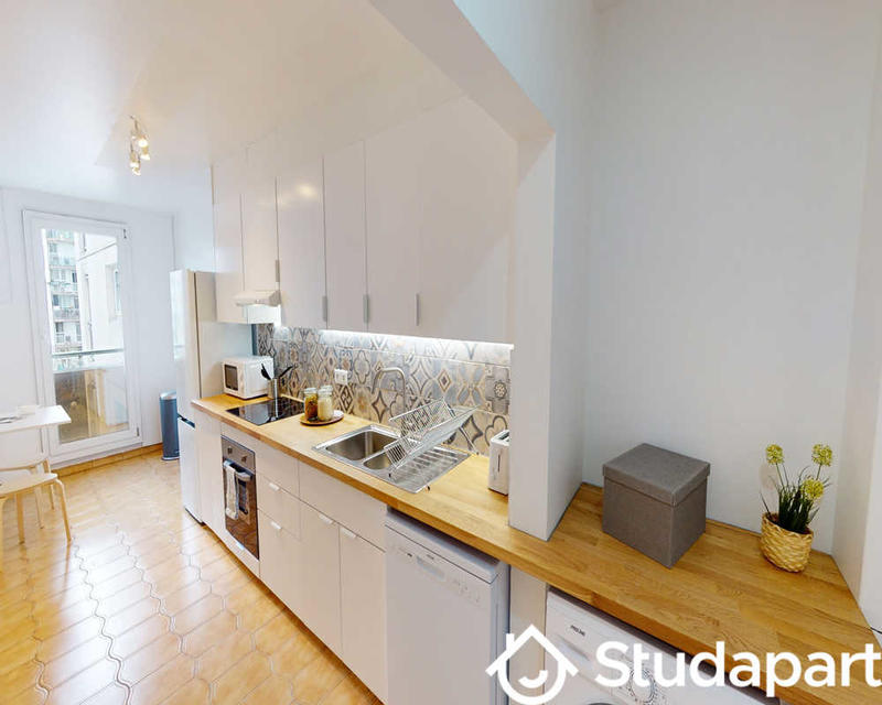 Chambre - 80 m² - 1 pièce