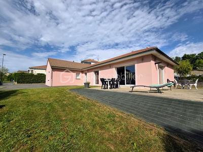 Villa - 140 m² - 6 pièces