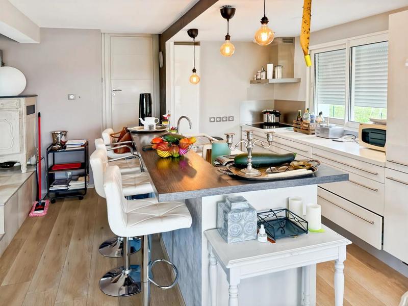 Maison - 200 m² - 8 pièces