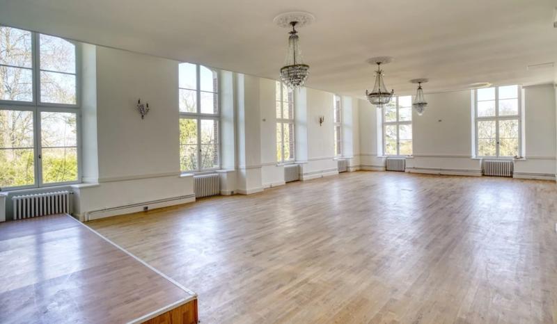 Manoir - 1 850 m² - 30 pièces