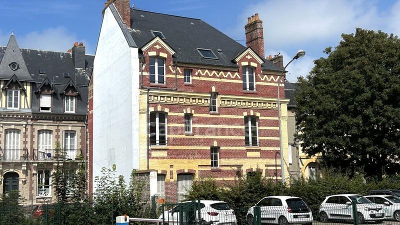 Immeuble - 207 m² - 9 pièces