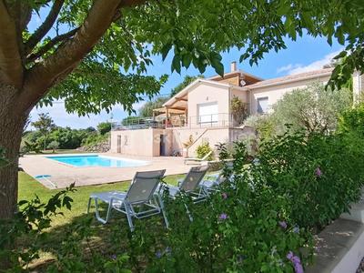 Maison d'architecte - 220 m² - 7 pièces