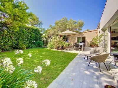 Villa - 180 m² - 5 pièces