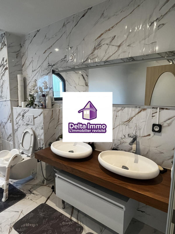 Maison - 345 m² - 8 pièces