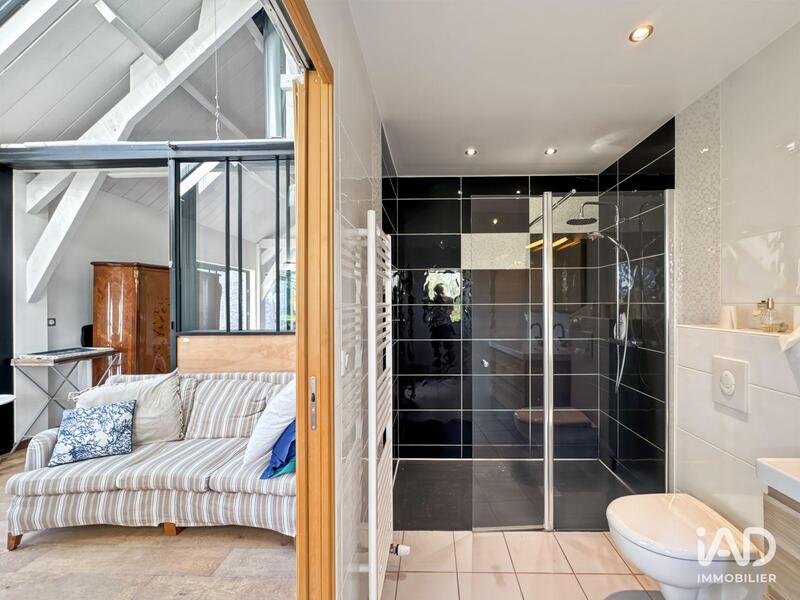 Maison - 240 m² - 5 pièces