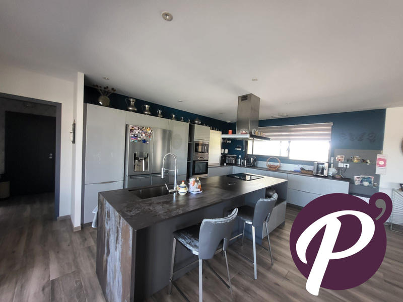 Maison - 183 m² - 5 pièces