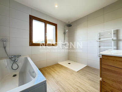 Maison - 96 m² - 5 pièces