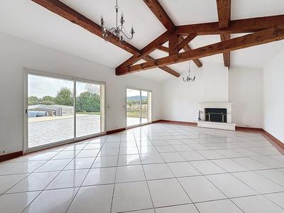 Maison - 261 m² - 11 pièces