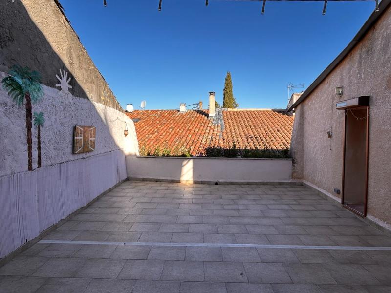 Maison - 181 m² - 9 pièces