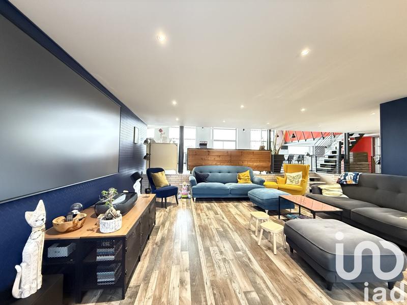 Maison - 300 m² - 8 pièces