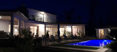 Maison - 235 m² - 8 pièces