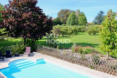 Demeure - 221 m² - 5 pièces